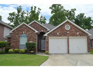 Super cute house backs to the Rowlett Creek Preserve Trails!